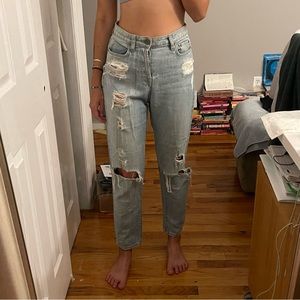 Carmar Distressed Jeans